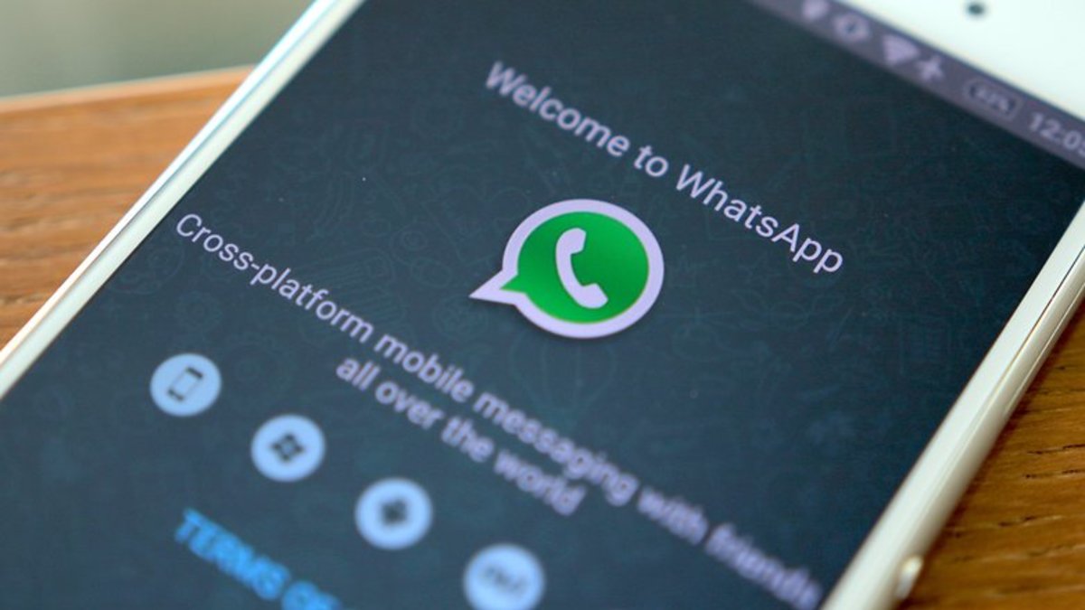 Στείλτε ό,τι αρχείο θέλετε μέσα από το WhatsApp!