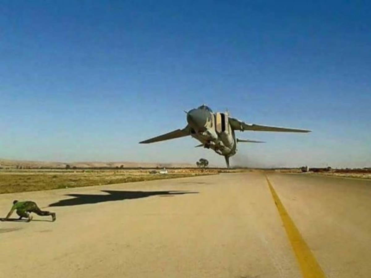 MiG-23ML: Πιο χαμηλά… δεν γίνεται! [vid]