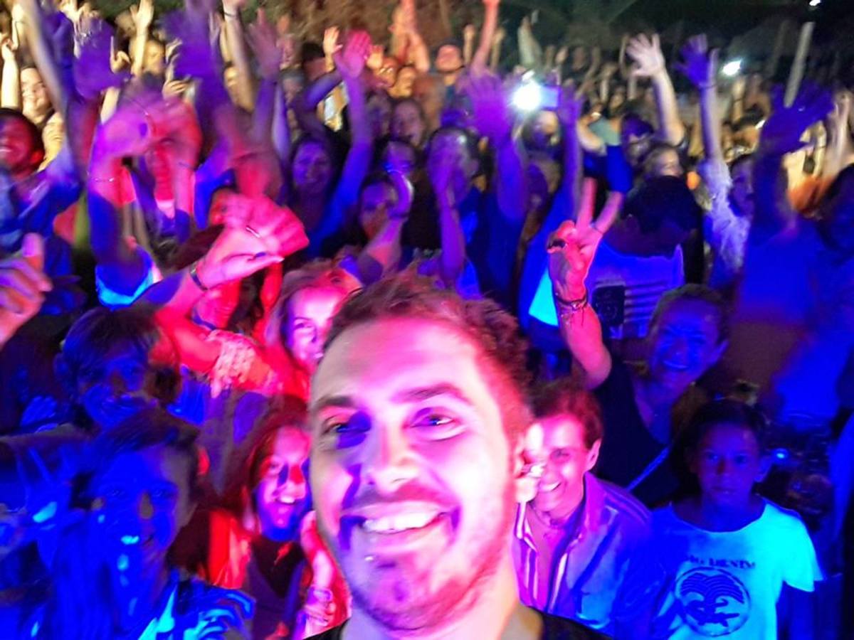 Ζέτα Μακρυπούλια: Σε συναυλία του Μιχάλη Χατζηγιάννη στην Πάρο! [vid, pics]