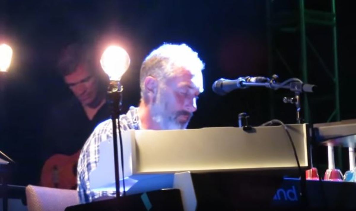 Yann Tiersen: Ο συνθέτης που έγινε γνωστός από την Amelie [vid]