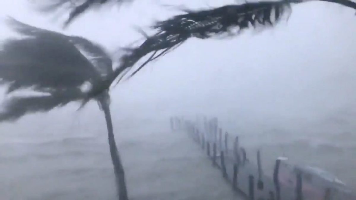 Κυκλώνας Ίρμα: Παραμένει επικίνδυνος
