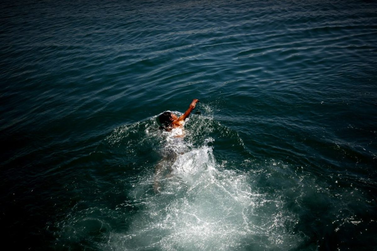 Καστελόριζο: Σκοτώθηκε 9χρονο κοριτσάκι – Η βάρκα χτύπησε στα βράχια και βυθίστηκε – Αγωνία για τους τραυματίες του ναυαγίου!