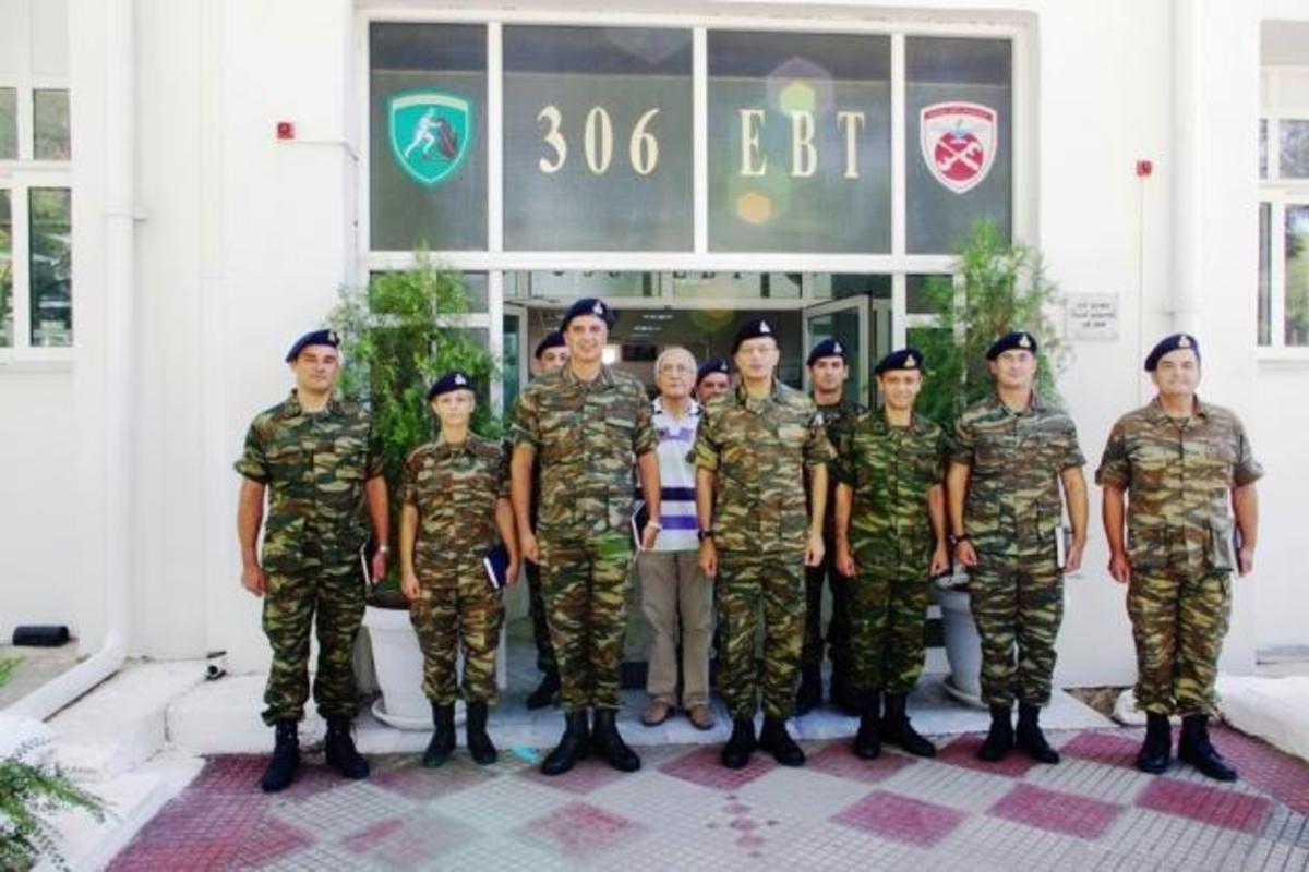 Γιατί ο Αρχηγός ΓΕΣ πήγε στο 306 Εργοστάσιο Βάσης Τηλεπικοινωνιών