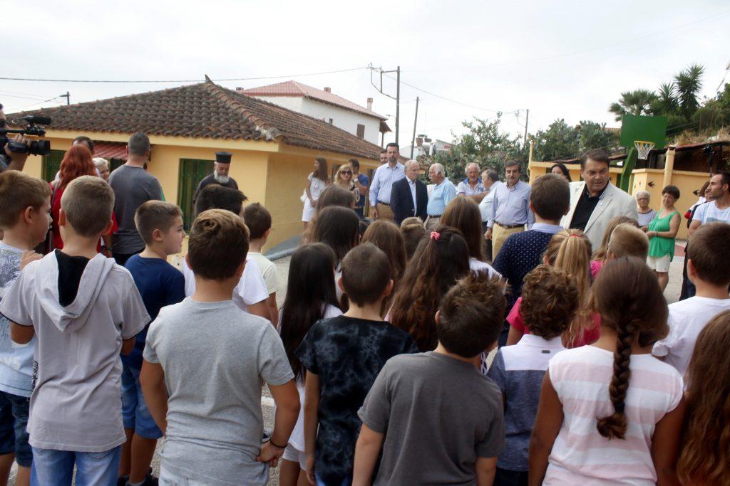 Αργολίδα: Πήγαν για μάθημα στο κλειστό σχολείο των Μύλων – Επιμένουν γονείς και μαθητές [vid]