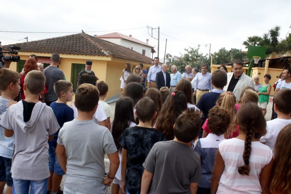 Αργολίδα: Πήγαν για μάθημα στο κλειστό σχολείο των Μύλων – Επιμένουν γονείς και μαθητές [vid]