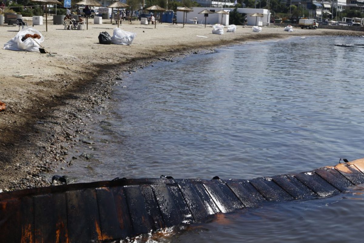 Καθαρά τα νερά σε Βάρη, Βούλα και Βουλιαγμένη