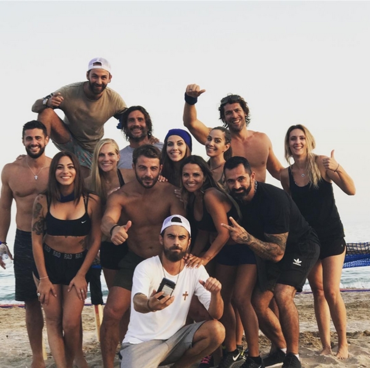 Γιώργος Αγγελόπουλος: Ξανά στην παραλία με όλους τους Survivors για καλό σκοπό! [pics,vids]