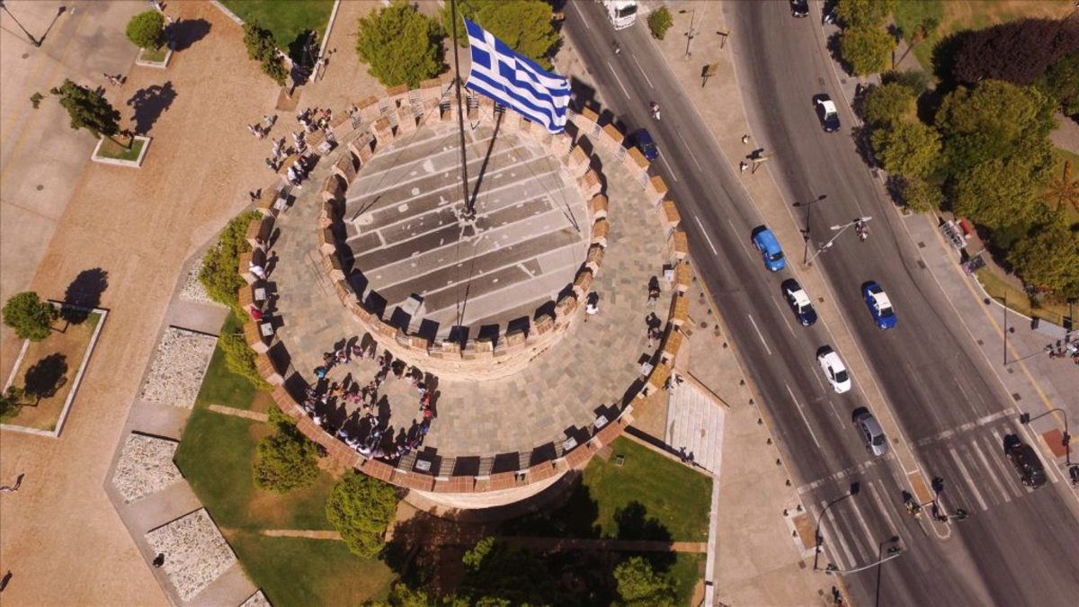 Θεσσαλονίκη: Η πανοραμική εικόνα του Λευκού Πύργου που κάνει το γύρο του διαδικτύου – Η σημασία της [pics]