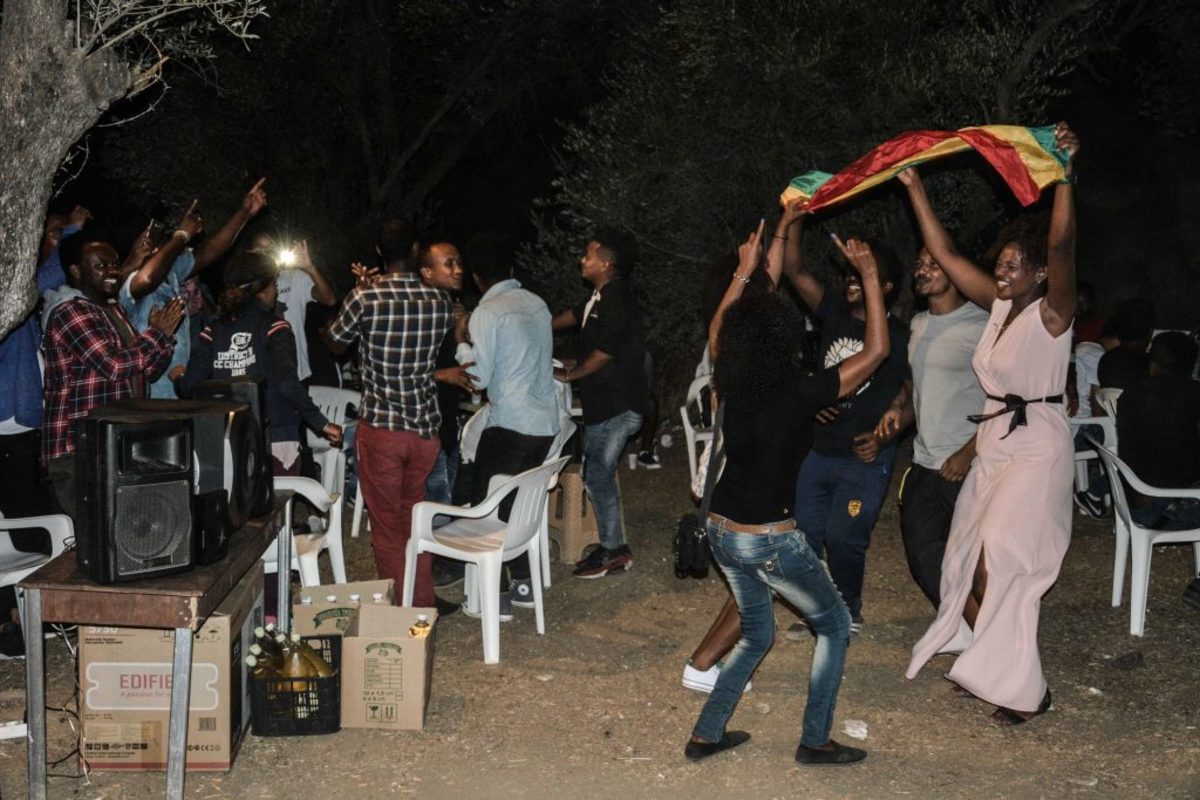 Μυτιλήνη: Γιόρτασαν τη δική τους Πρωτοχρονιά – Χοροί, τραγούδια και παραδοσιακή μουσική [pics]
