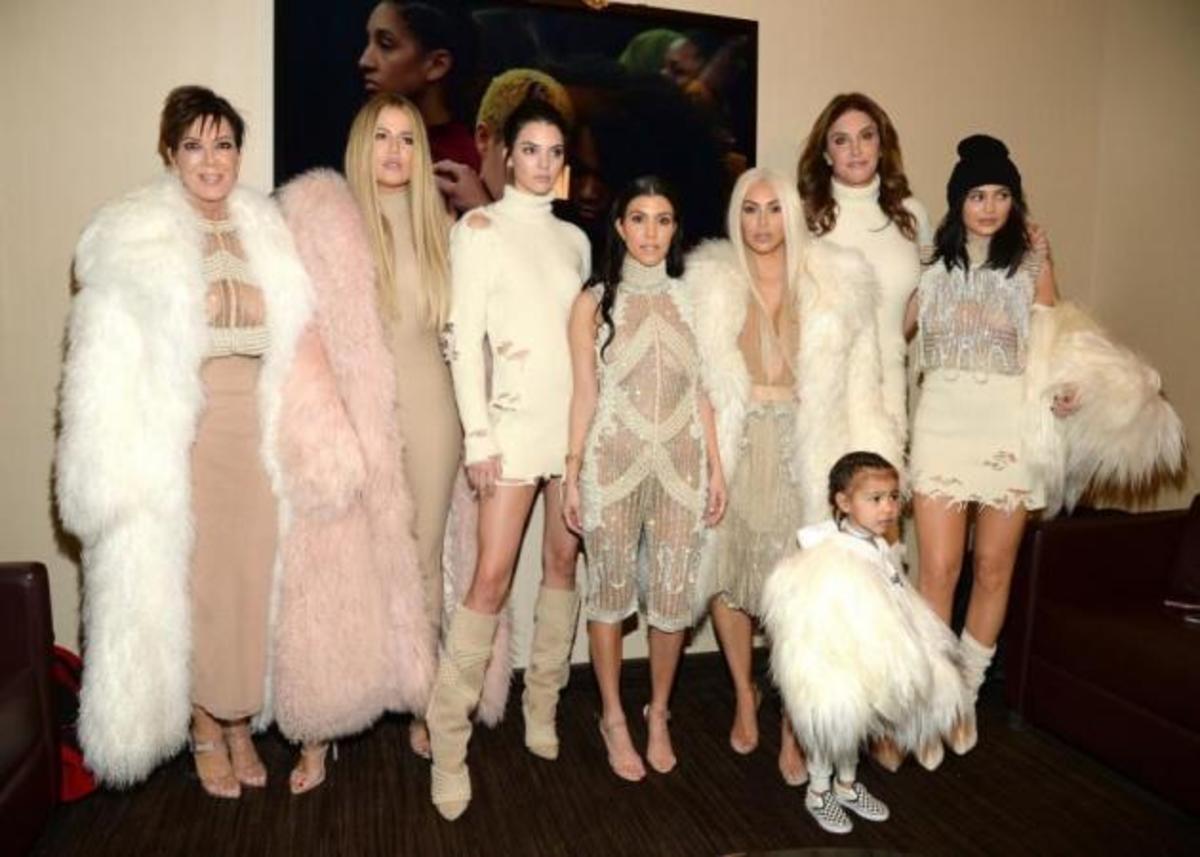 Πανικός στο κατάστημα ρούχων των Kardashian με ένοπλη γυναίκα! Video