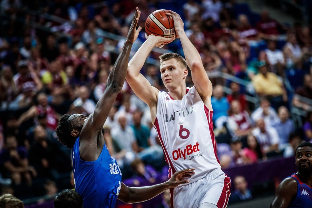 Eurobasket 2017: Πορζίνκις και Στρέλνιεκς “οδήγησαν” τη Λετονία