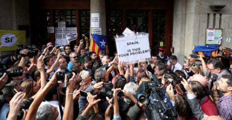 Κλίμα εμφυλίου πριν το δημοψήφισμα στην Καταλονία! Εισβολή και συλλήψεις από την Εθνοφυλακή