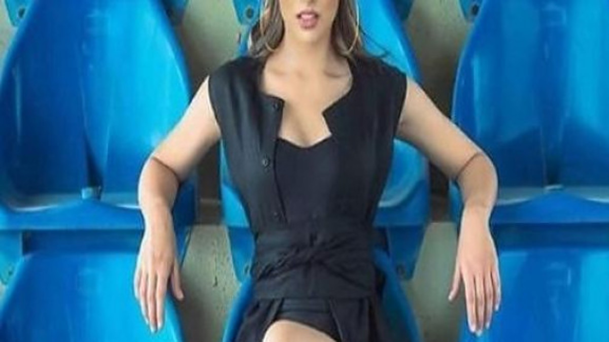 Η «καυτή» φωτογράφιση παρουσιάστριας για τη νέα της εκπομπή [pic]