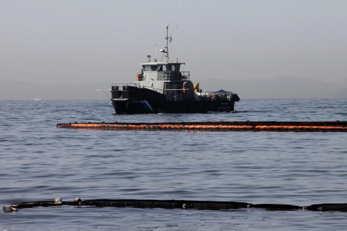 Δεξαμενόπλοιο: Τι αναφέρει η εταιρεία που έχει αναλάβει την απάντληση του πετρελαίου