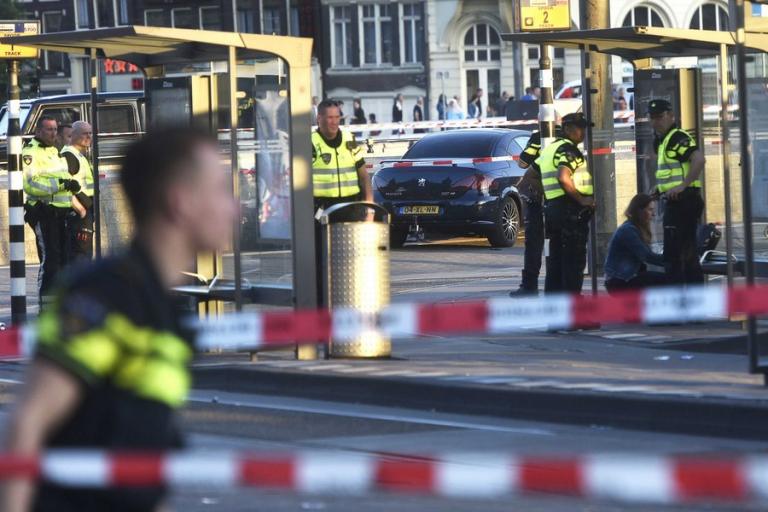 Φόβος και τρόμος στο Άμστερνταμ – Οχυρώνεται η πόλη, φοβούνται επίθεση