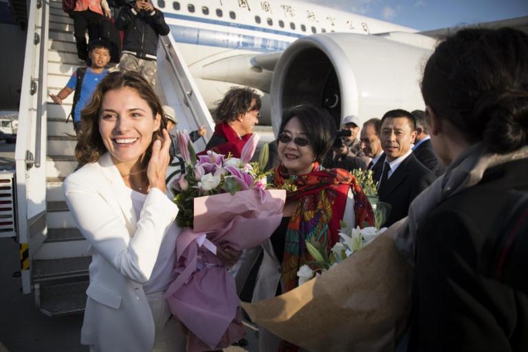 Air China: Πρώτη, ιστορική πτήση με τη Μπέτυ Μπαζιάνα!