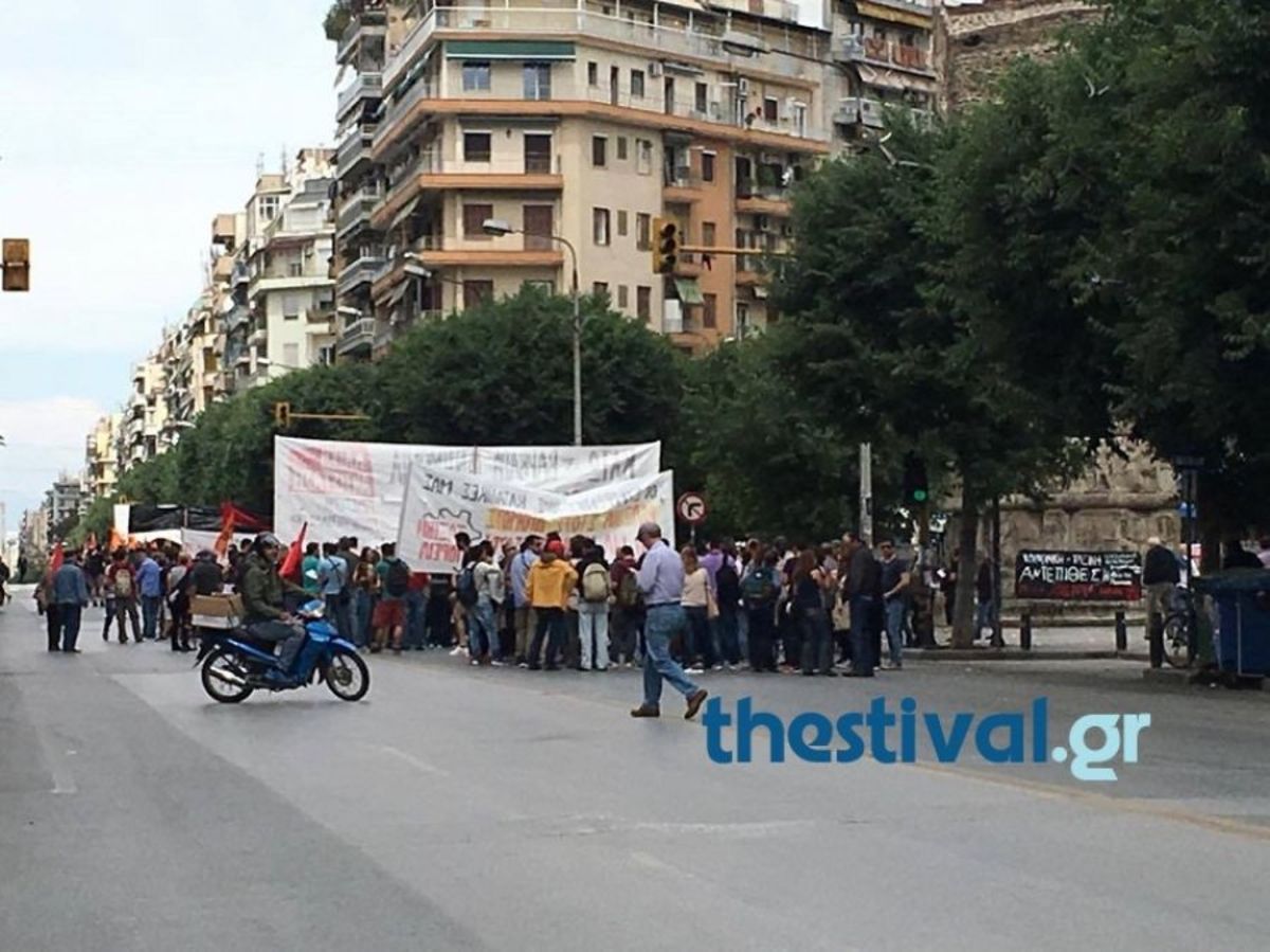 “Ντου” αντιεξουσιαστών στο περίπτερο του Ελληνοτουρκικού Επιμελητηρίου στη ΔΕΘ