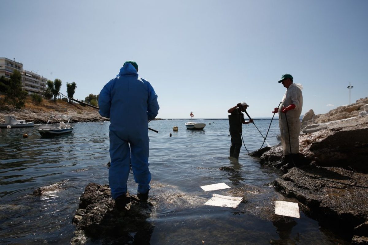 “Αγία Ζώνη ΙΙ”: Περίπου 557 κυβικά πετρελαιοειδών έχουν απαντληθεί – Πού υπάρχει θαλάσσια ρύπανση