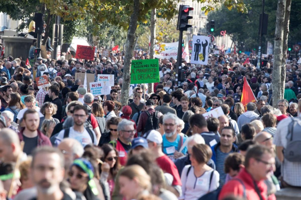 Γαλλία: Χιλιάδες διαδηλωτές στους δρόμους, κατά της εργασιακής μεταρρύθμισης