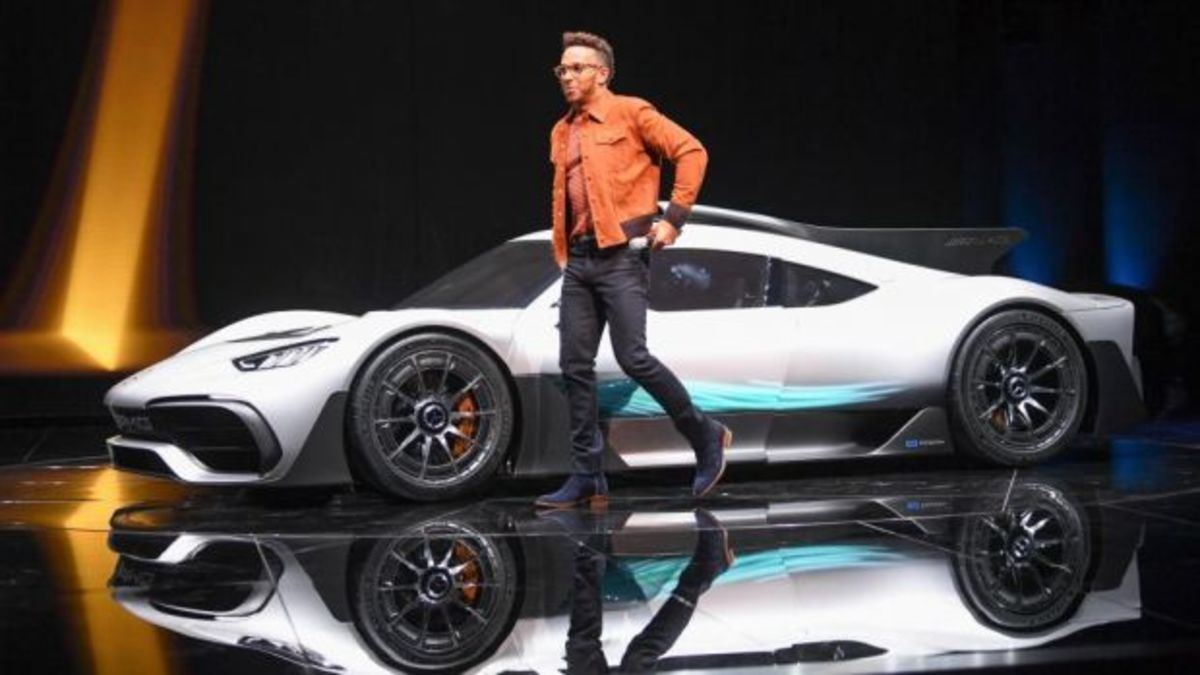 Δείτε κι ακούστε τον Hamilton να βάζει μπροστά την AMG Project One [vid]