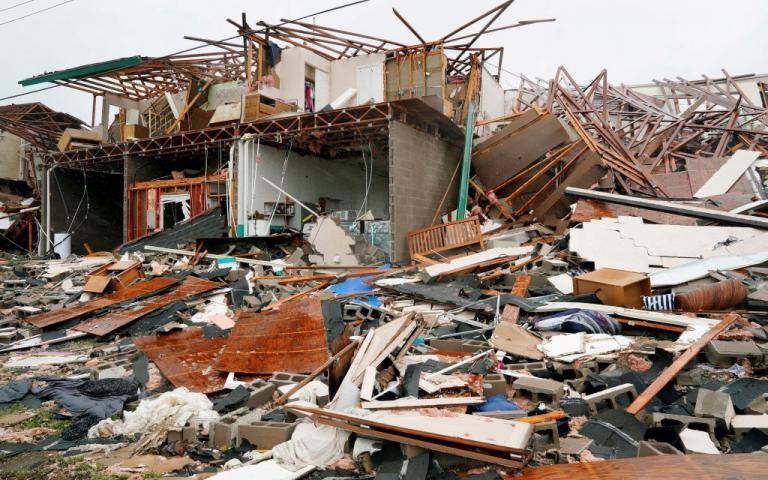 Τουλάχιστον 80 οι νεκροί στο Τέξας από το πέρασμα του τυφώνα Χάρβεϊ