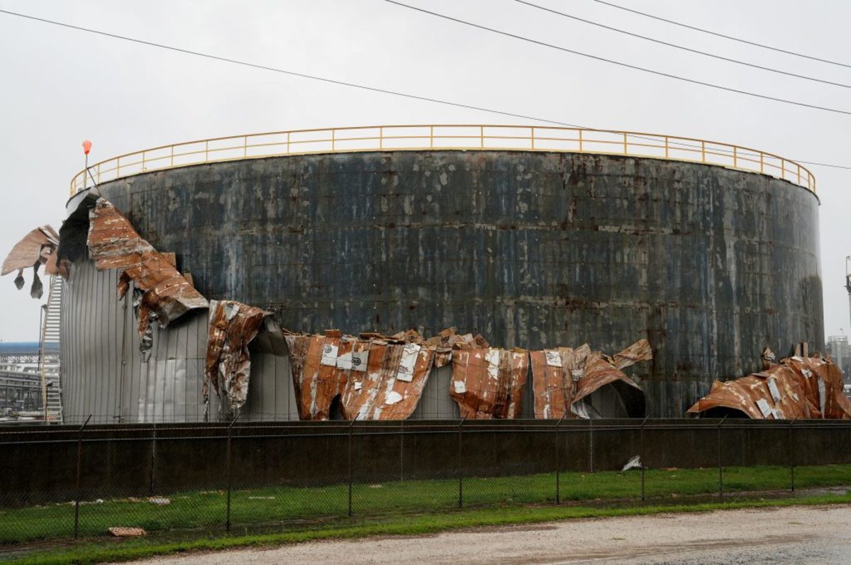 ΗΠΑ: Ο Χάρβεϊ έβγαλε… νοκ άουτ το 13,5% της παραγωγής πετρελαίου