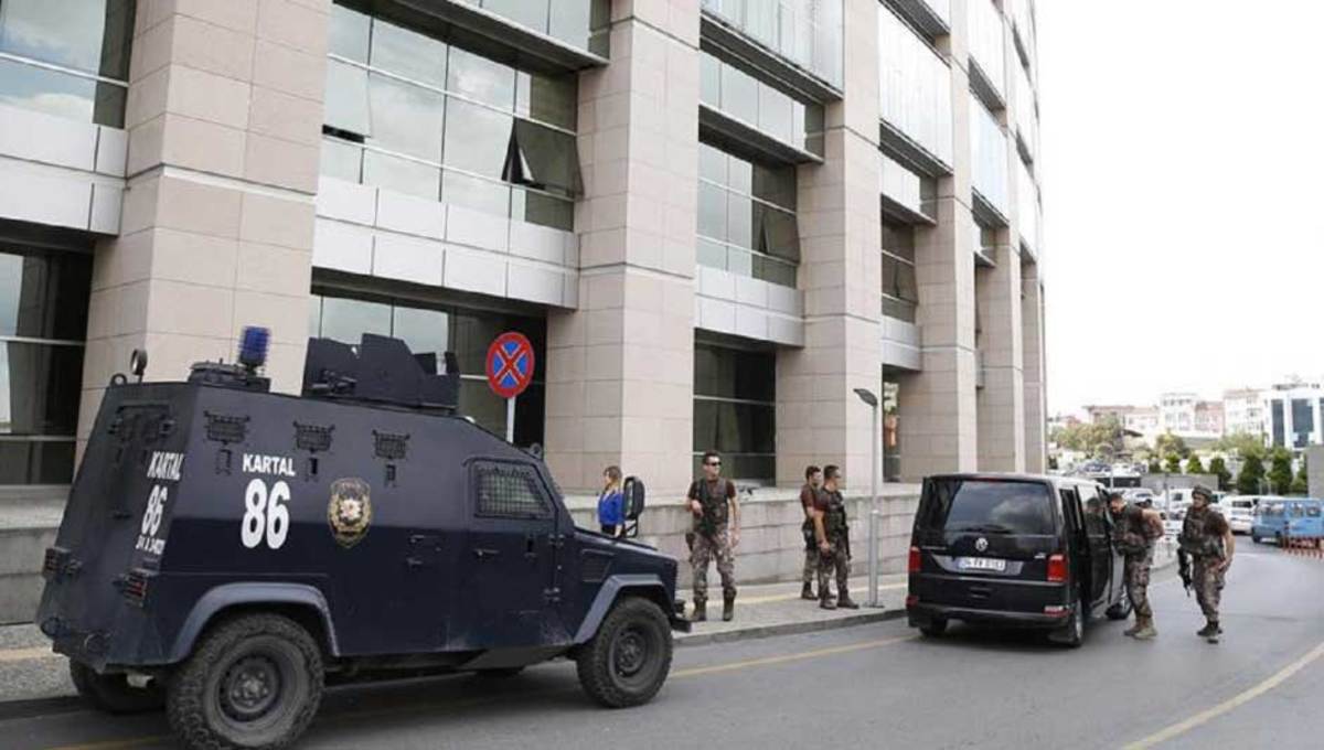Κωνσταντινούπολη: Πυροβολισμοί έξω από δικαστήριο