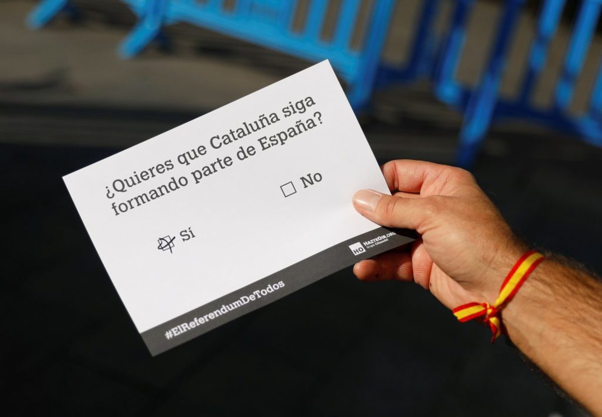 Καταλονία – Δημοψήφισμα: Στα “άκρα” η κόντρα με την κυβέρνηση – Κρύβουν τις κάλπες και τα ψηφοδέλτια!