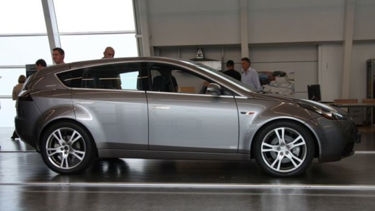 H Lotus ετοιμάζει το πρώτο της SUV