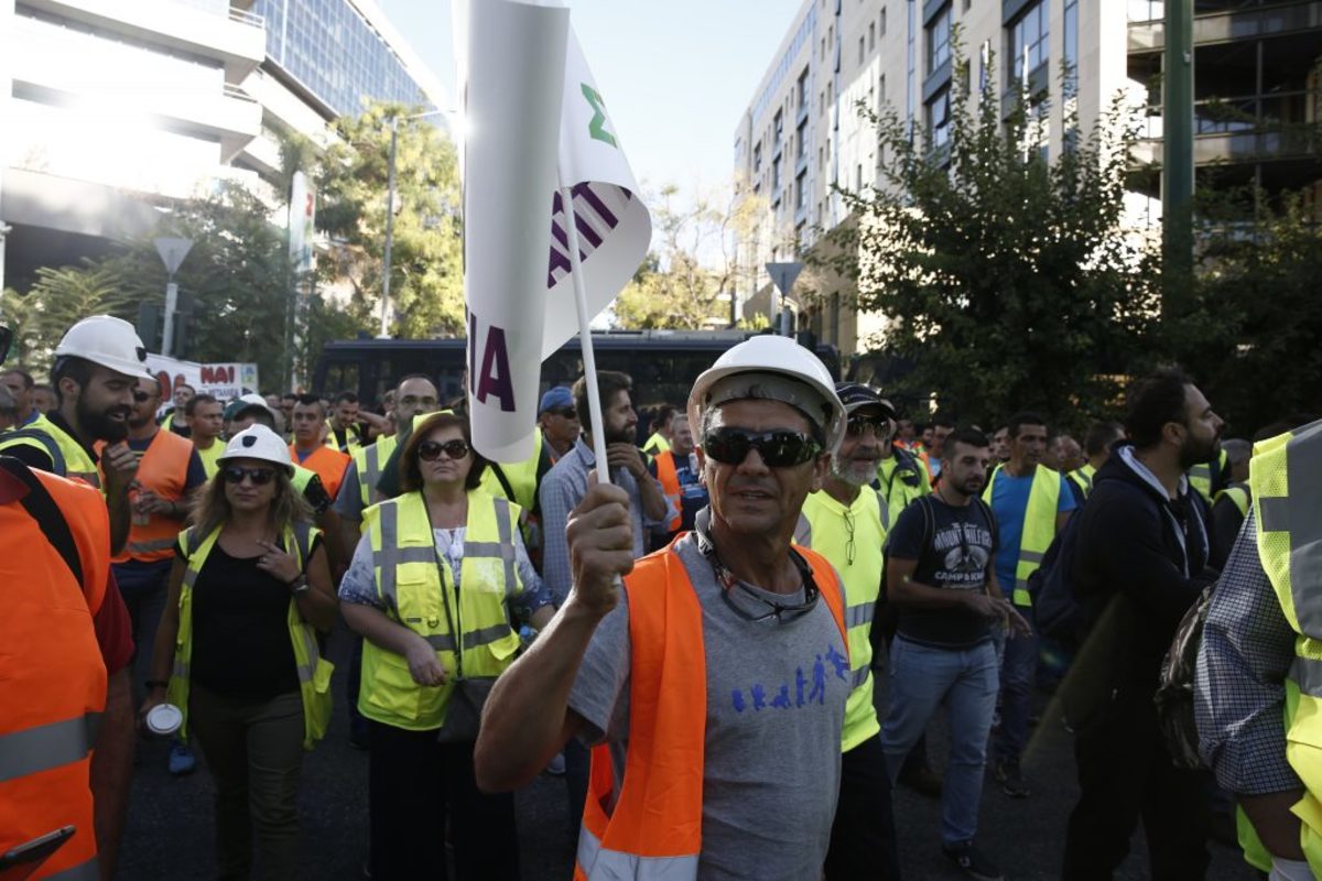 Μεταλλωρύχοι στο υπουργείο Περιβάλλοντος – Κλειστά και τα δυο ρεύματα της Μεσογείων