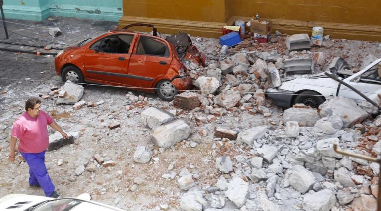 Σεισμός στο Μεξικό: Εικόνες απόλυτης καταστροφής! [pics, vids]