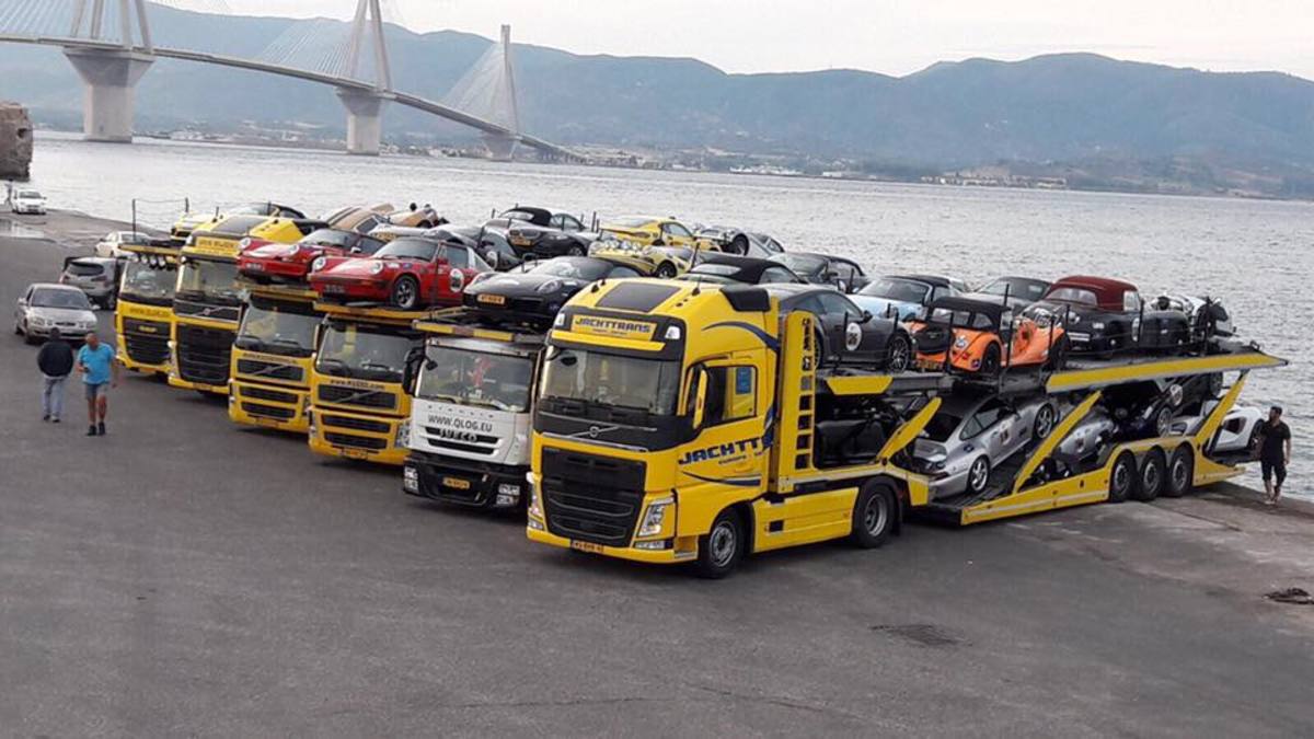 Τι γυρεύουν έξι νταλίκες φορτωμένες με 50 supercars στην Πάτρα; [pics]