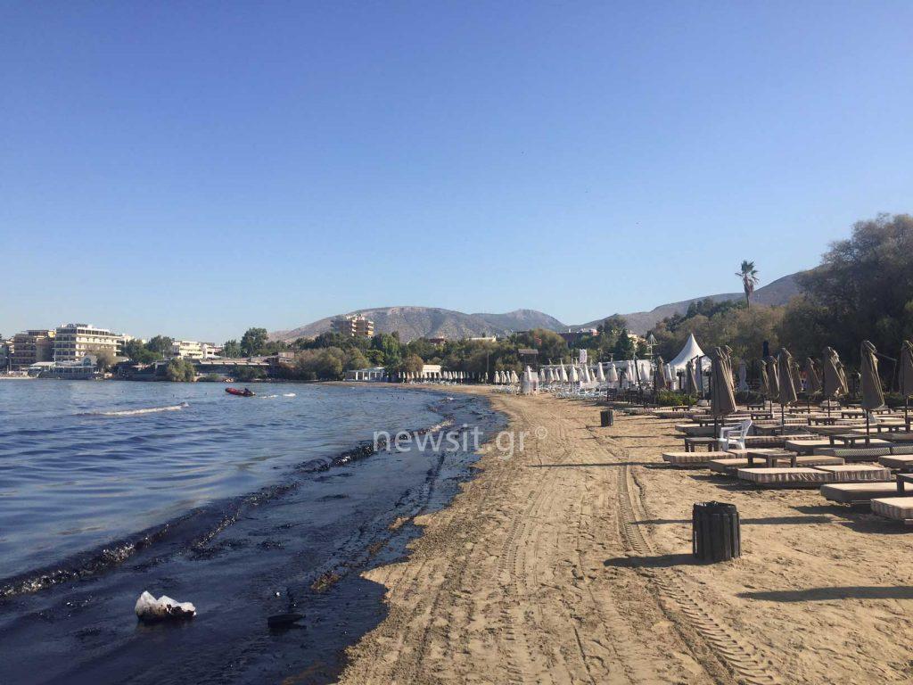 Το μαζούτ “έσβησε” τ’ Αστέρια της Γλυφάδας – Τα ρήμαξε όλα η πετραλαιοκηλίδα
