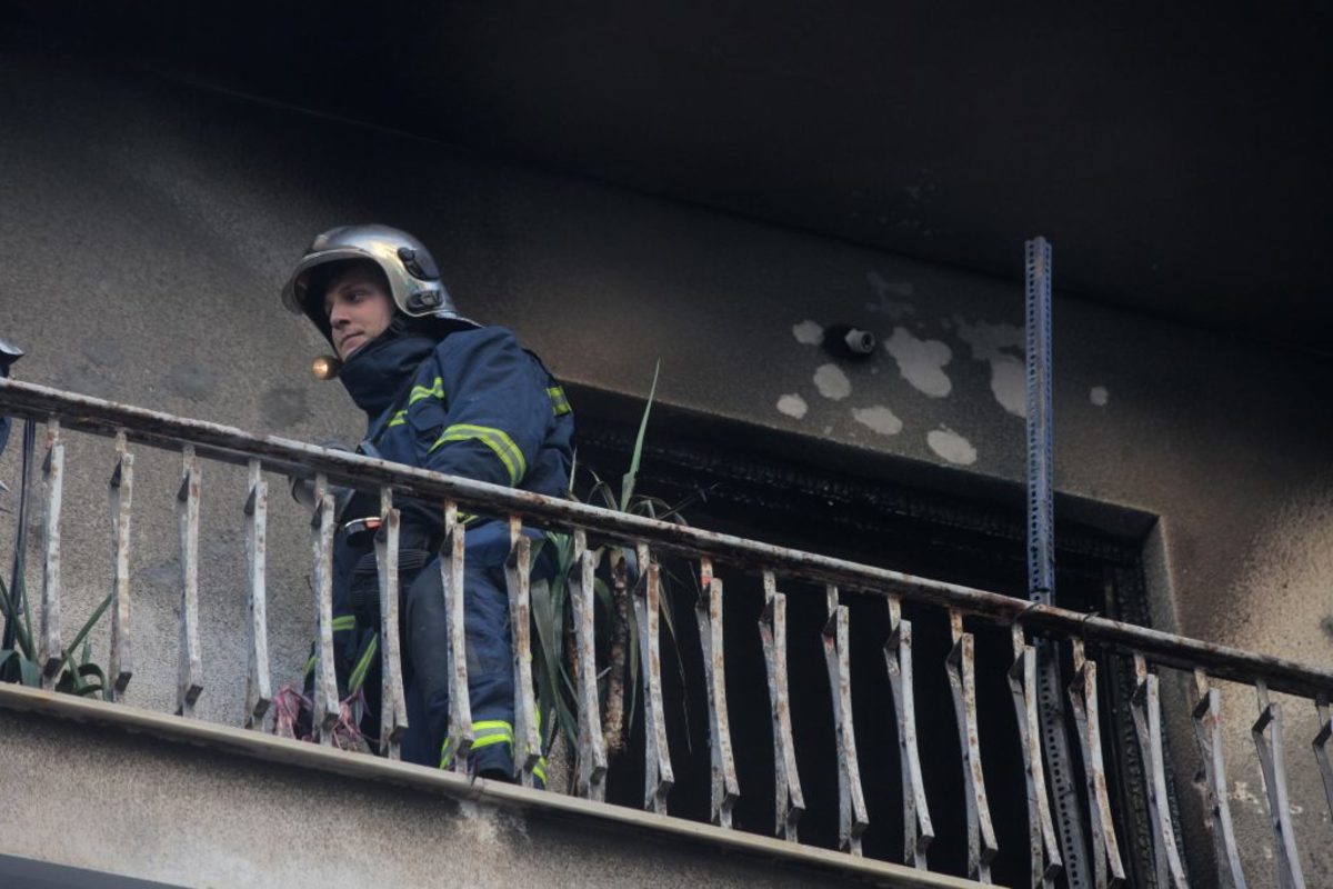 Φωτιά σε διαμέρισμα στον Νέο Κόσμο – Απεγκλωβίστηκαν 4 παιδιά