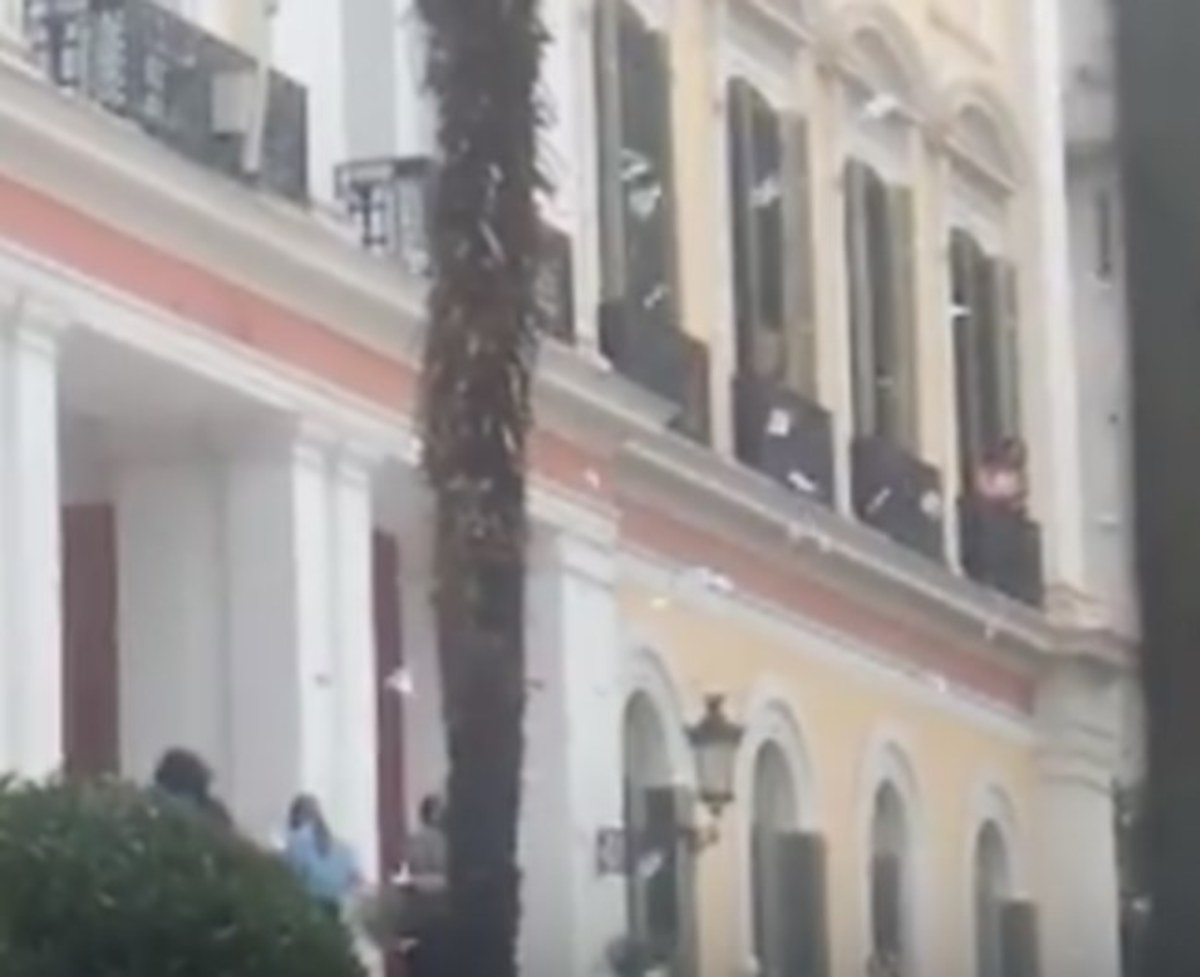 Θεσσαλονίκη: Το βίντεο της εισβολής του Ρουβίκωνα στο υπουργείο Μακεδονίας – Θράκης [vid]