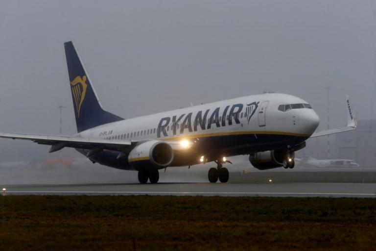 Ryanair: Χαμός με τις ακυρώσεις πτήσεων – Τουλάχιστον 400.000 επιβάτες επηρεάζονται