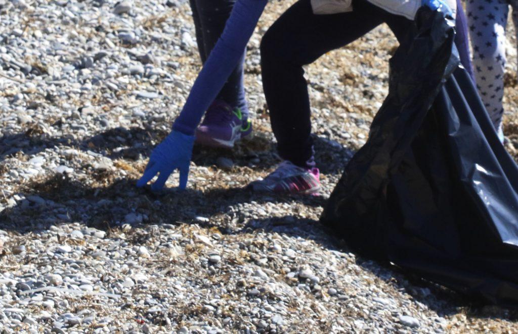 Τα μικροπλαστικά απορρίμματα κυριαρχούν σε παραλίες νησιών της Μεσογείου
