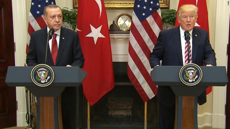 Τραμπ – Ερντογάν: Μετά τις αλληλοκατηγορίες συζήτησαν… για τη συνεργασία τους!