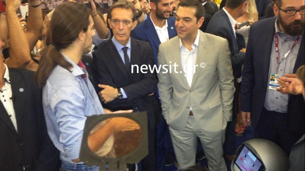 ΔΕΘ 2017: Ένα ρομπότ… αιφνιδίασε τον Αλέξη Τσίπρα! [vid]