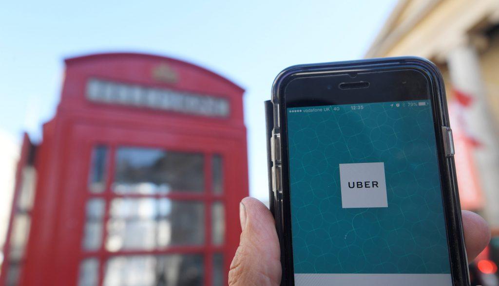 500.000 υπογραφές κατά της απαγόρευσης λειτουργίας της Uber στο Λονδίνο