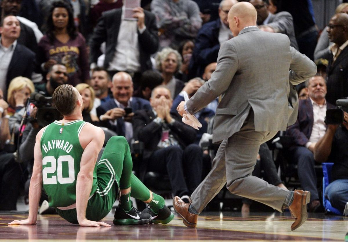 NBA: Σοκαριστικός τραυματισμός! Έγινε κομμάτια ο αστράγαλος του Χέιγουορντ [pics, vid]