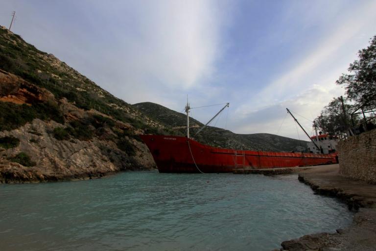 Ηγουμενίτσα: Προσάραξη φορτηγού πλοίου – Στο σημείο ρυμουλκό και πλωτό σκάφος του λιμενικού!