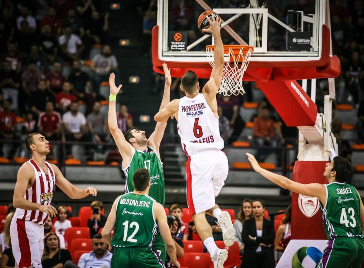 Euroleague – Ολυμπιακός: Ο Παπαπέτρου “γκρέμισε” το καλάθι της Μάλαγα [vid]