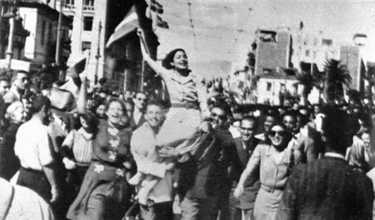 Σαν σήμερα η απελευθέρωση της Αθήνας από τους Ναζί [pics]