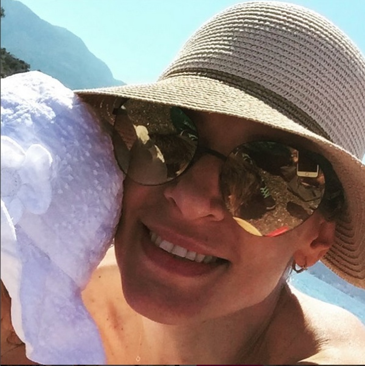 Ζέτα Δούκα: Μας δείχνει την πρώτη (και τέλεια) ζωγραφιά της κόρης της!