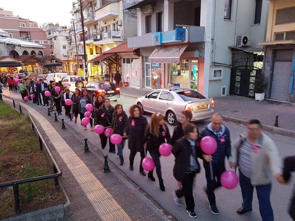 Δράμα: Η ανθρώπινη αλυσίδα αγανάκτησης μήκους ενός χιλιομέτρου – Πρωτοφανείς εικόνες στην πόλη [pics]