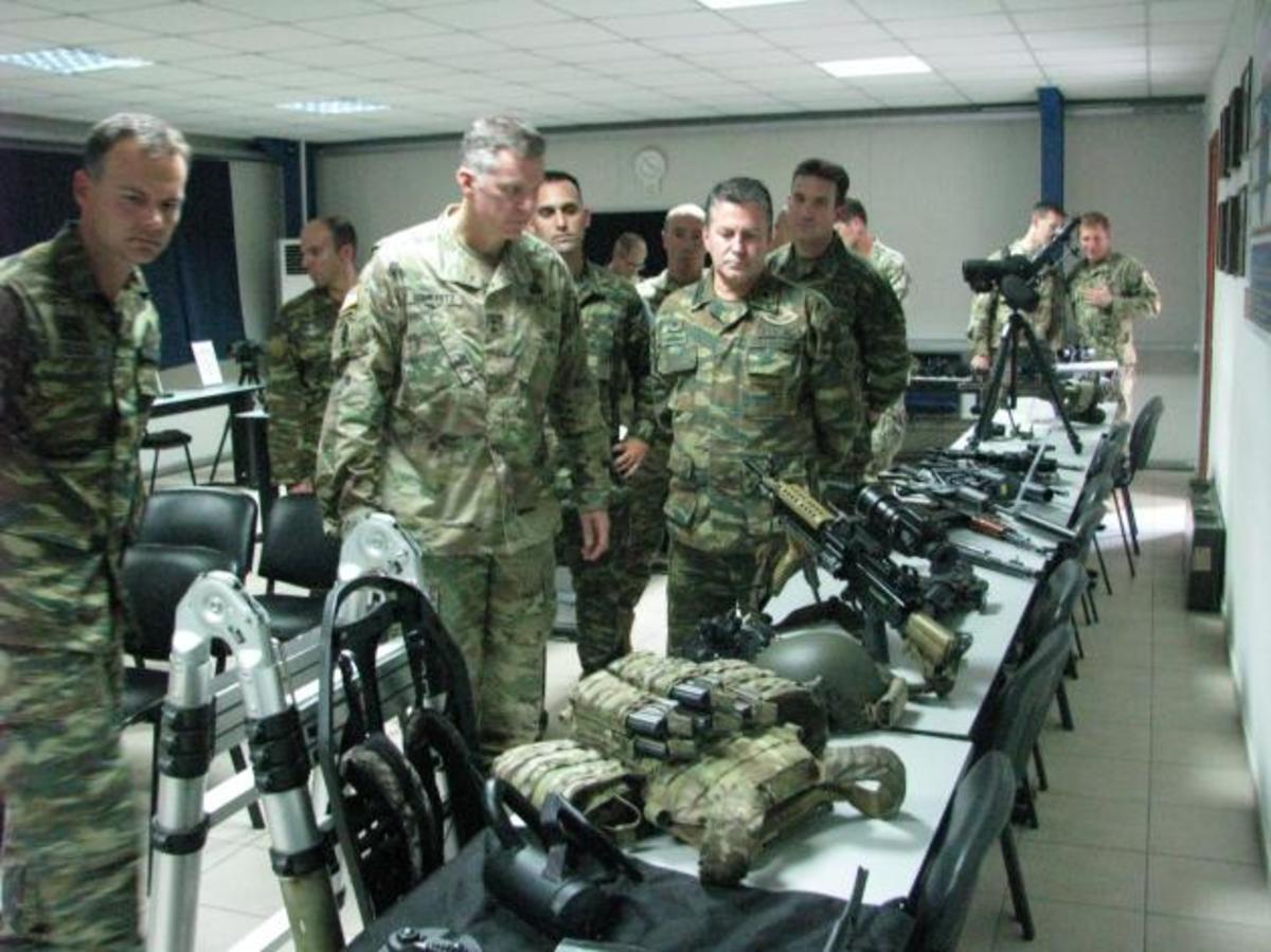 “Ειδικές Επιχειρήσεις” ΓΕΕΘΑ – Αμερικανός Στρατηγός στην Ελλάδα [pics]