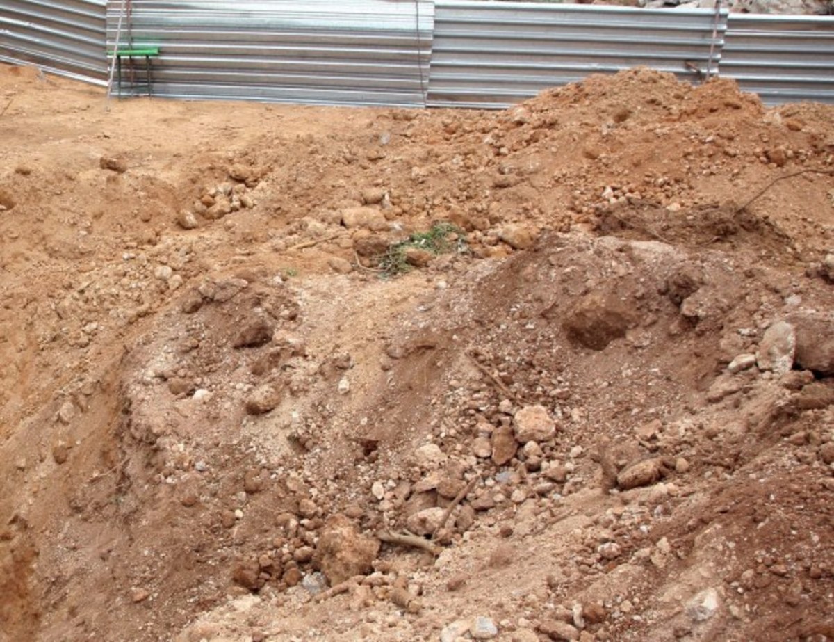 Θεσσαλονίκη: Οβίδα σε αγροτική περιοχή της Σίνδου – Βρέθηκε πάνω σε λόφο!