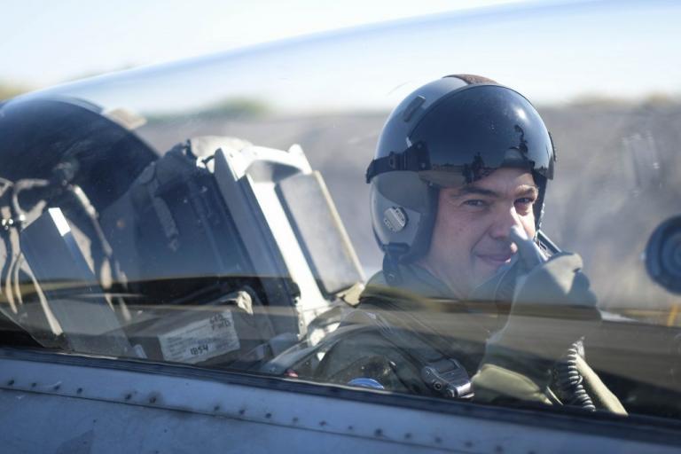 Αλέξης Τσίπρας: Πιλότος σε F16 – Μια ώρα πτήση πάνω από το βόρειο Αιγαίο
