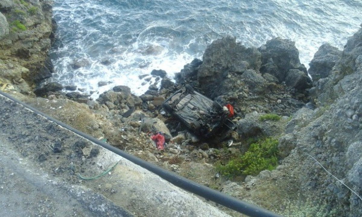 Κρήτη: Αυτοκίνητο έπεσε σε γκρεμό – Βγήκαν ζωντανοί και επέστρεψαν στα σπίτια τους [pics]